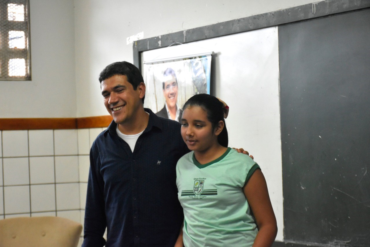 Camacã: Projeto Encontro com Escritor visita o Grupo Escolar Luíza Vargens

